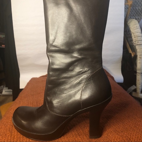 Gianni Bini (8.5M) Chocolate Brown Boots w 2” heel - Picture 12 of 16